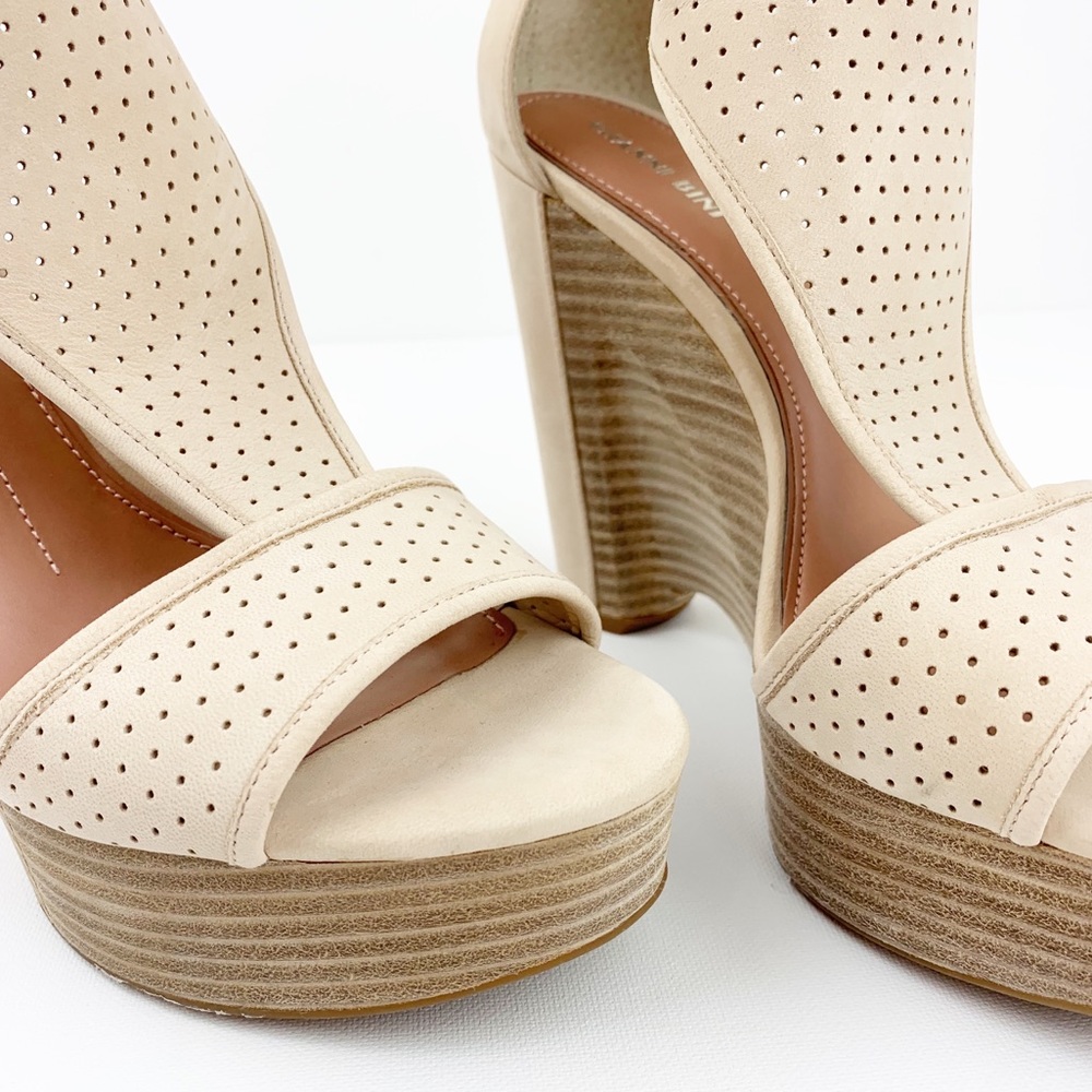 Gianni Bini Byrklee Leather Perforated Wood Wedges - Picture 5 of 8